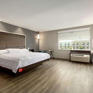 King Room Accessible Tub Mobility Access